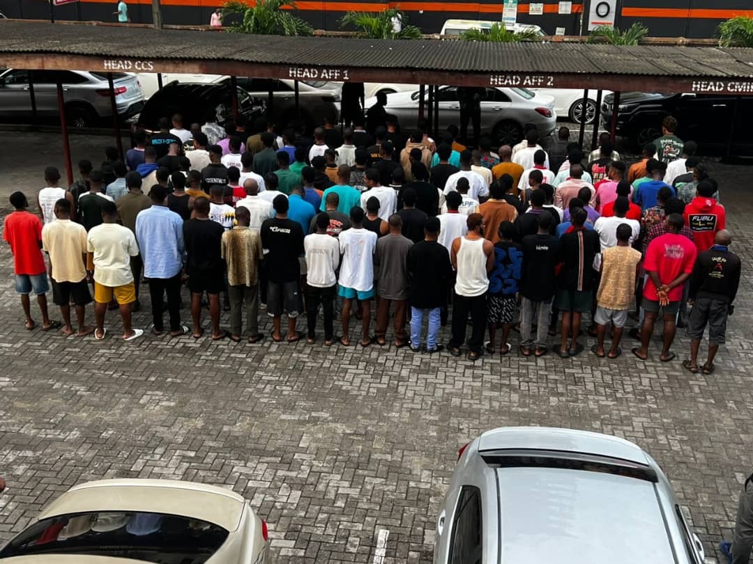 EFCC Arrests 117 Suspected Yahoo Boys in Lagos Hotel