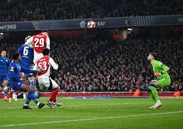 Arsenal beat Dinamo on course for Champions League last 16