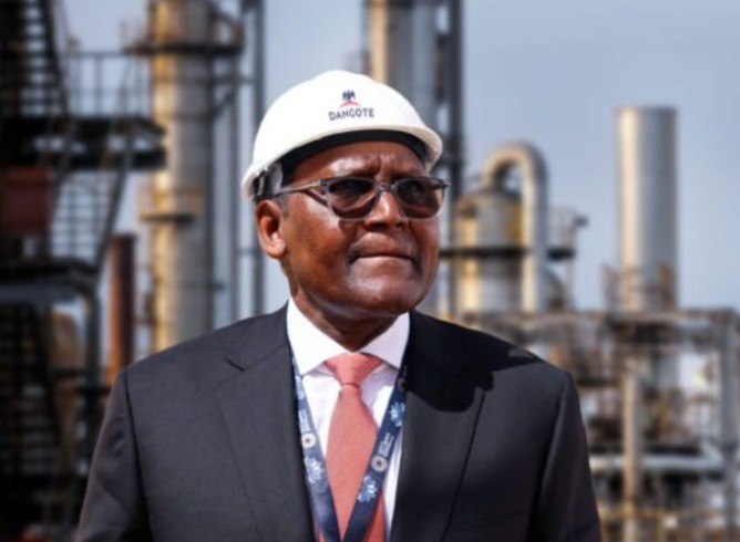 Again, Dangote Refinery slashes petrol price to N860/litre in Lagos