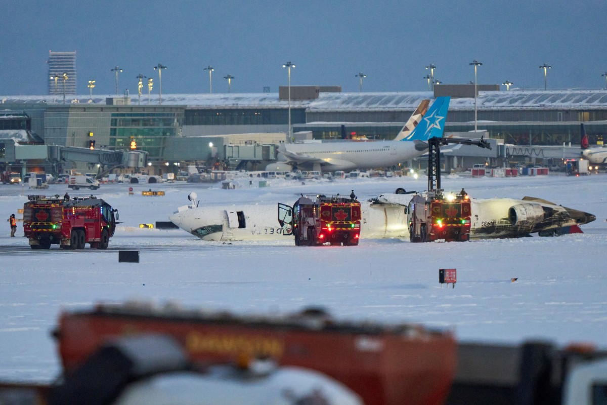 Delta airline offers $30,000 each to Toronto plane crash passengers
