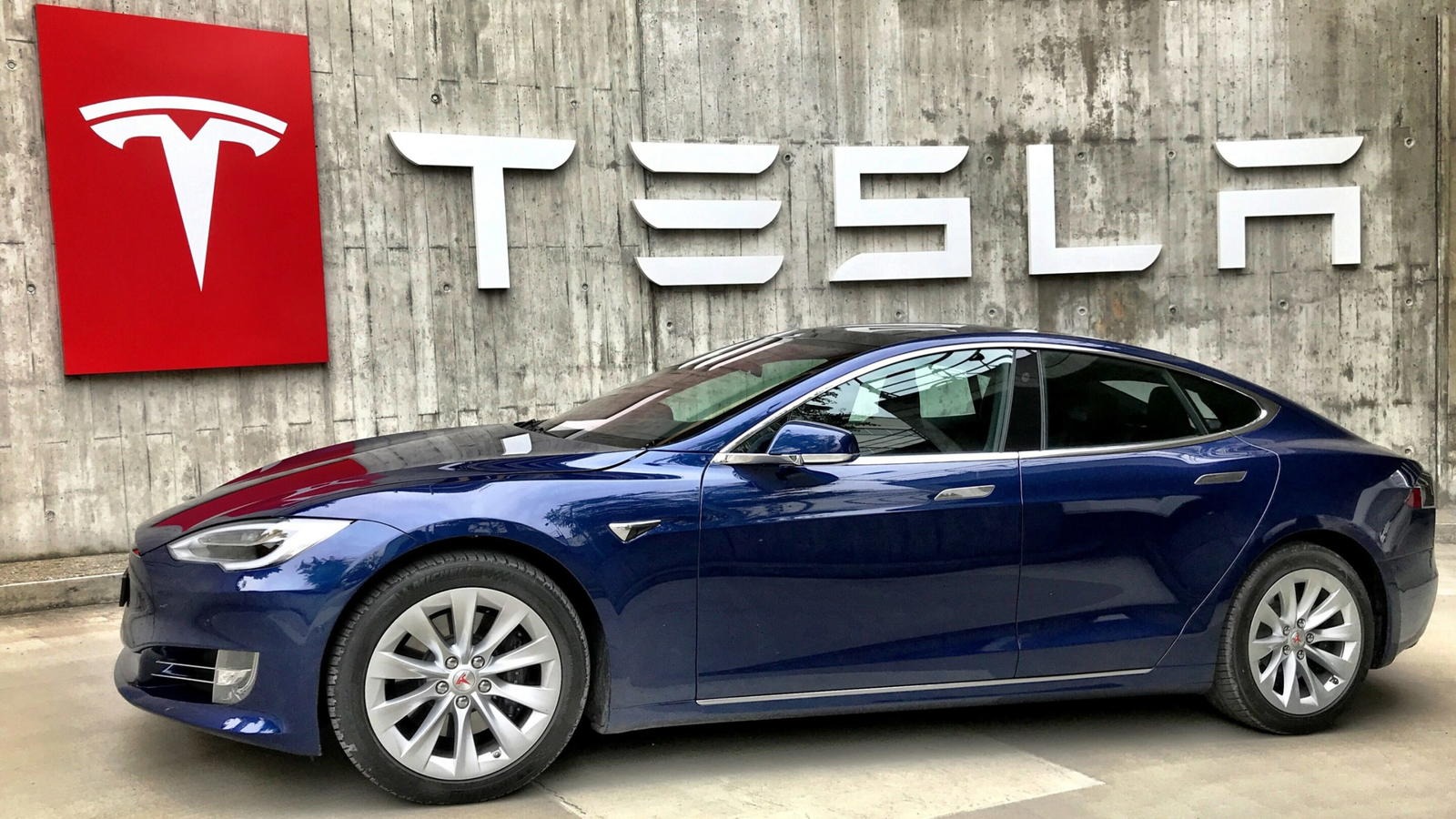 Elon Musk’s Tesla rolls out advanced self-driving functions in China