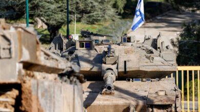 Israel pulls out of Lebanon villages, but holds five positions