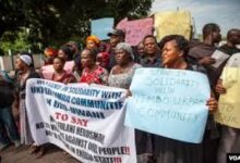 Protesting Kokori indigenes barricade Ughelli Area Command over herdsmen attack