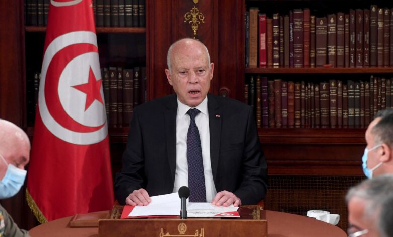 Tunisia president fires finance minister