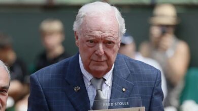 Australian great Stolle dies aged 86