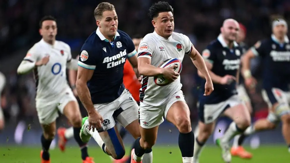 Marcus Smith drops to bench with Daly at 15 against Italy