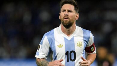 Messi injured as Argentina seek to seal World Cup place