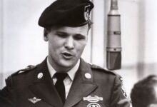 Staff Sergeant Barry Sadler hits #1 with “Ballad of the Green Berets”