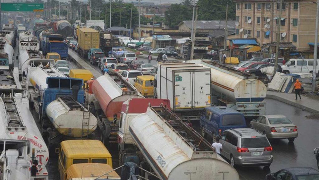 Independence Bridge Closure: Gridlock persists in Lagos despite FG’s reopening order