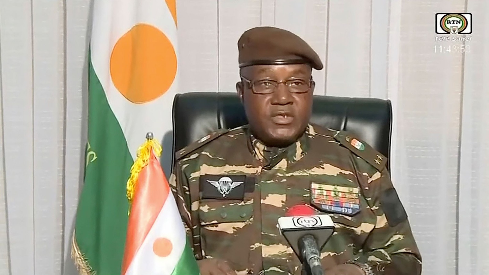Niger junta frees ministers of overthrown government