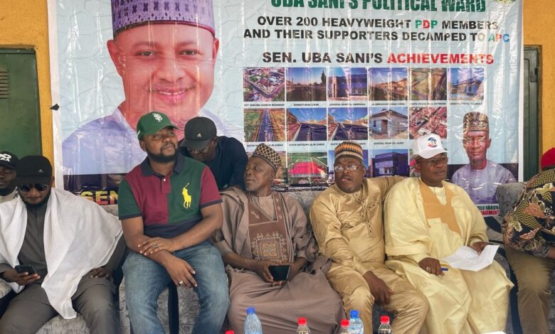 300 PDP, NNPP members dump parties, join APC in Kaduna