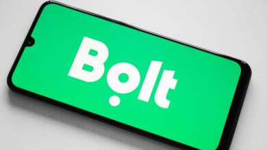 App-based drivers threaten to dump Uber, Bolt