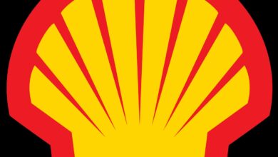 Shell net profit sinks 35% in first-quarter as oil prices fall