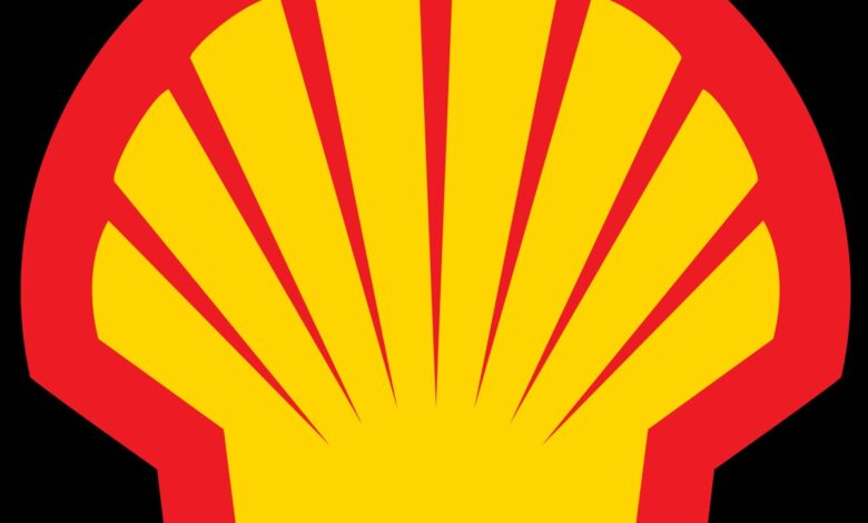Shell net profit sinks 35% in first-quarter as oil prices fall